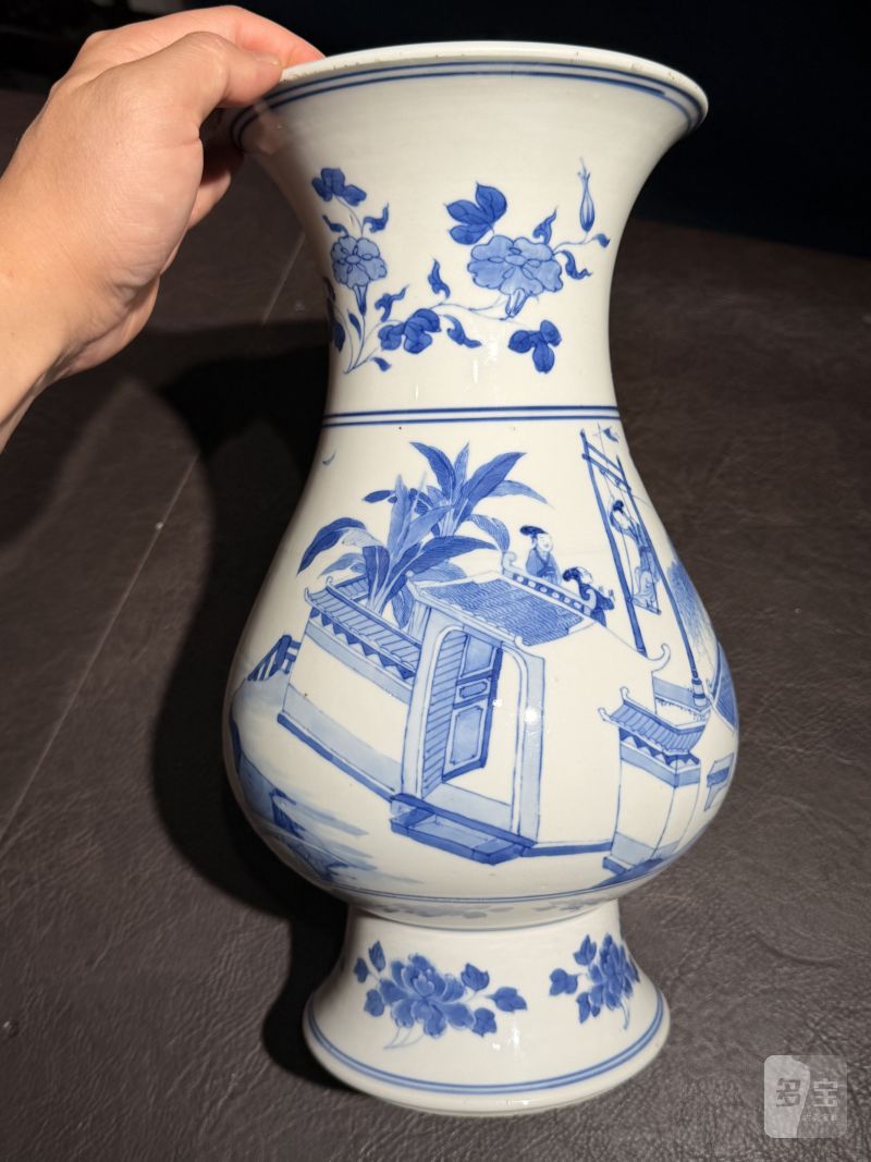 清康熙 青花庭院“杨柳荡千”图琵琶尊 - 图5